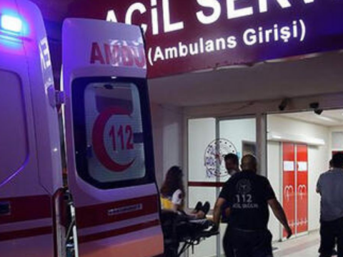 16 yasindaki cocuklarin bicakli kavgasinda kan akti b9ROje72