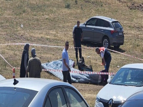 Duserek hayatini kaybeden yamac parasutcusu topraga verildi PGwHrG83